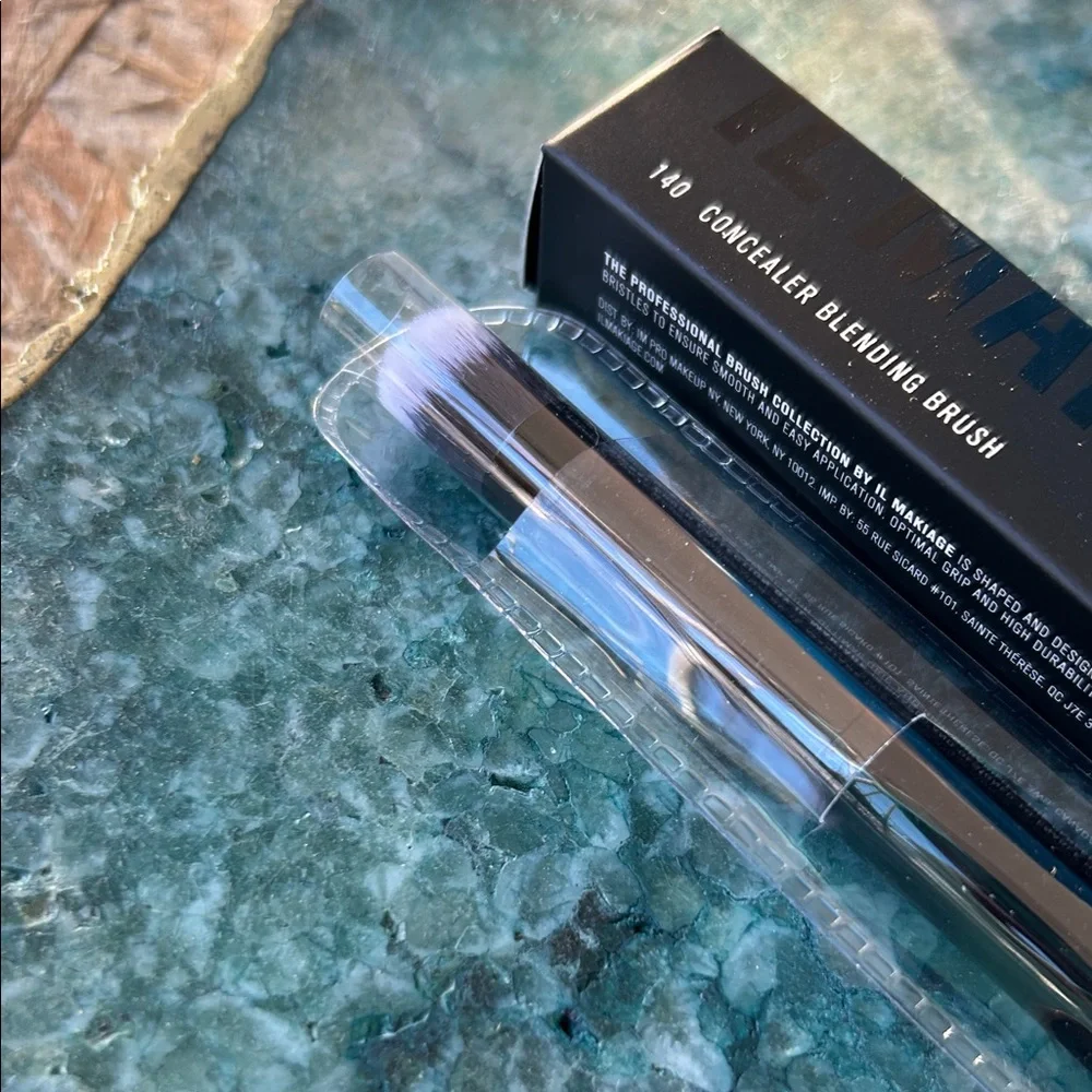 CONCEALER BLENDING BRUSH #140